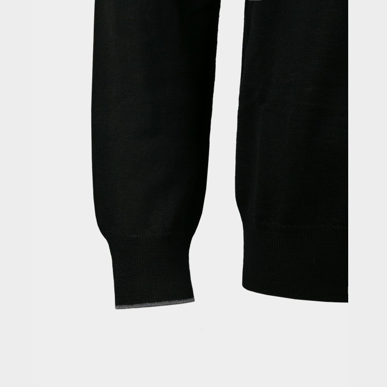 Чорний чоловічий светр