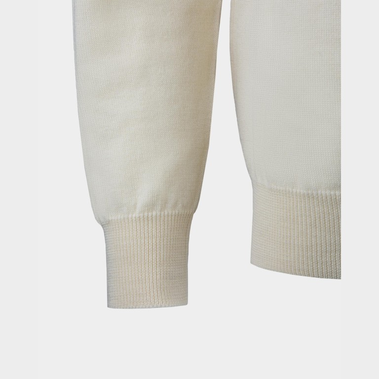 Молочний чоловічий гольф