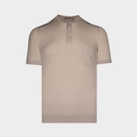 Трикотаж бежевый на пуговицах. Трикотаж бежевый на пуговицах.